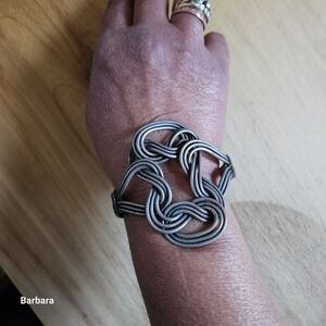Vintage 70s Silver-tone Metal Celtic Knot Open Cuff Bracelet Uisex